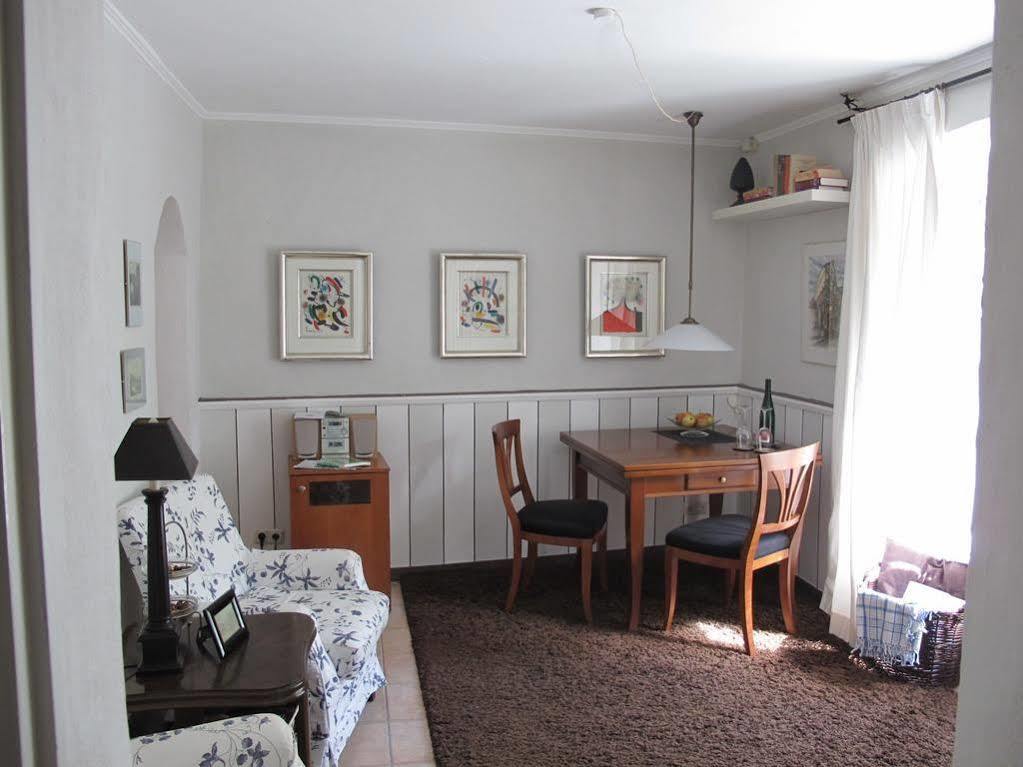 Moselquartier Bed & Breakfast Reil Bagian luar foto